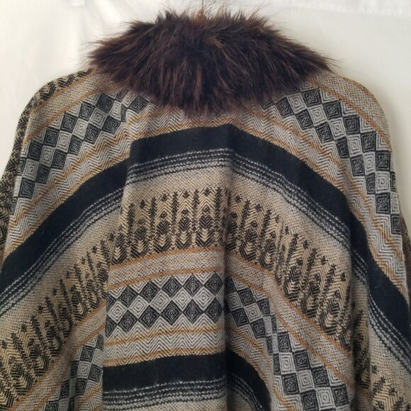 Collection Eighteen Women Poncho Faux Fur Neckline Stripes Aztec Shawl Brown Tan - Picture 8 of 16